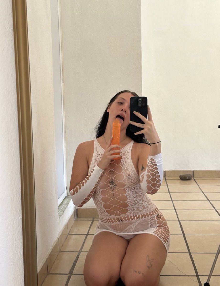 lishagonewild's tweet photo. which hole should I slide this toy into? 🧡 https://t.co/hUfaZVnBFZ