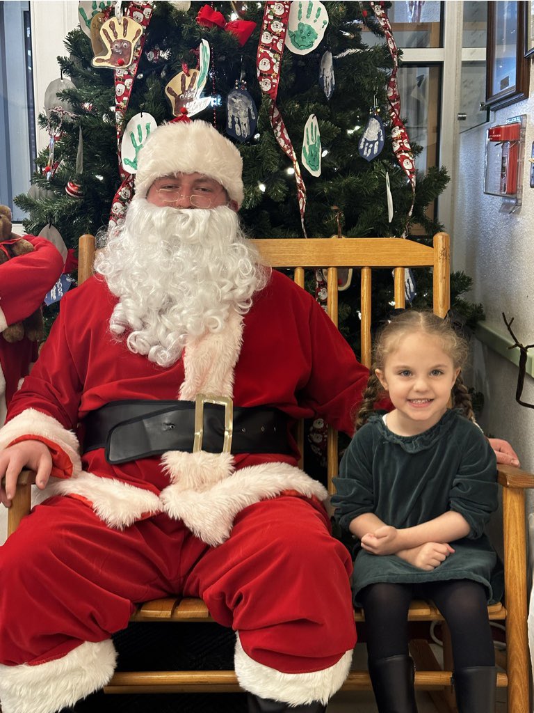_Majd_Al_'s tweet photo. @CliftonECS looks like Mia must’ve told Santa about the Barbie house she really wants! #cliftoncaterpillar https://t.co/AhSsTJOi4A