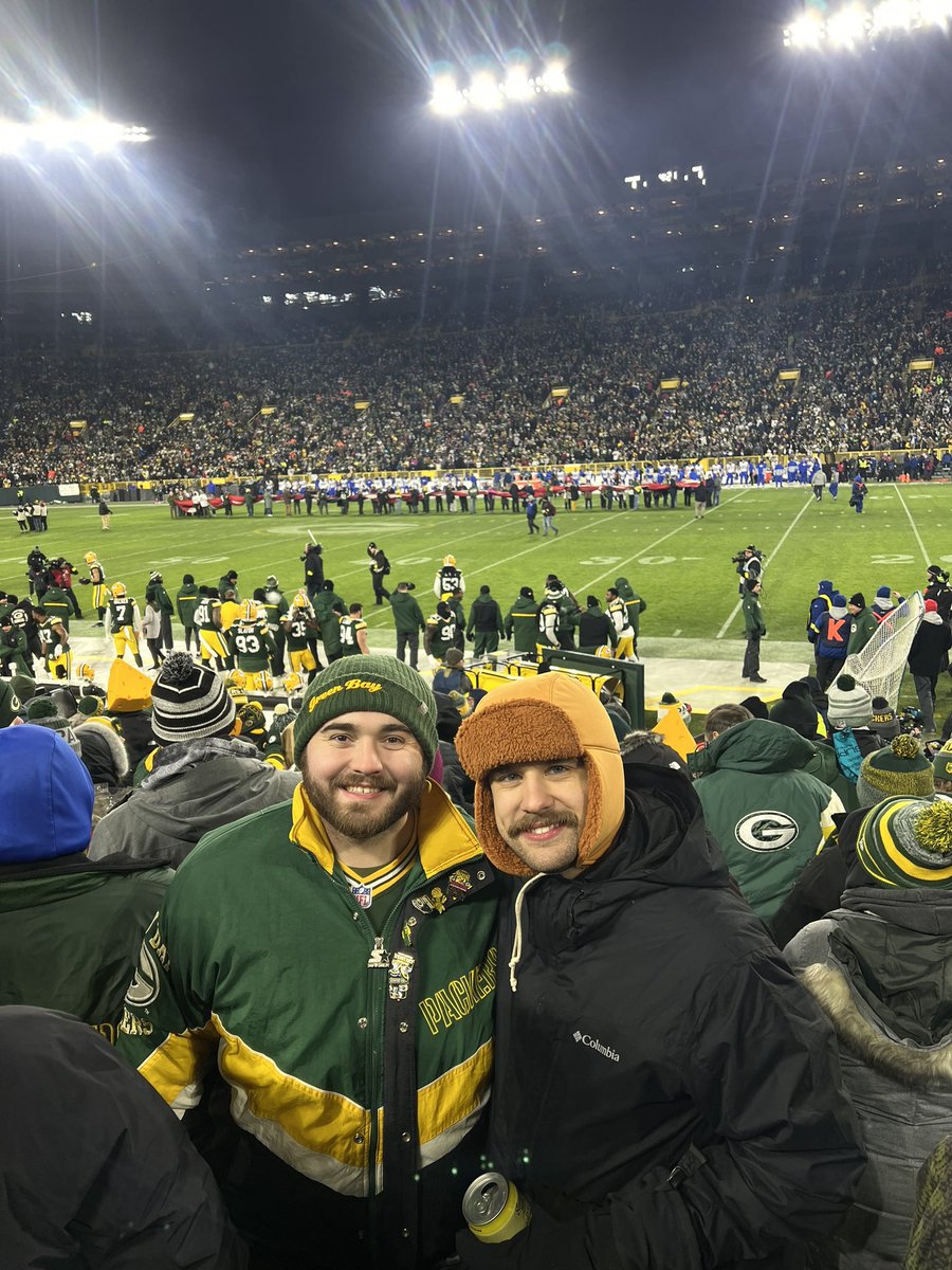 Kouger_Walker's tweet photo. #getloudlambeau https://t.co/gleInHu84K