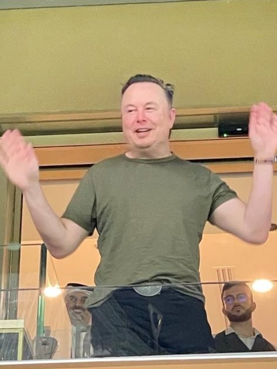 escargotpro_'s tweet image. In high school 1 friends dad kind of vanished &amp;amp; his apt became a 24/7 weird dark adolscent drug gambling party zone &amp;amp; this 51 y/o named Brian wld buy us drugs/alcohol &amp;amp; 1x cops came said "kids we want no business with you but Brian you got to come out" &amp;amp; he looked just like this