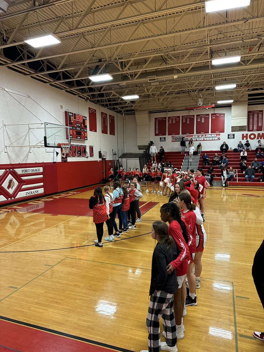 boonetyler's tweet photo. Big thanks to @FO_wbb for hosting the 6th Grade Lady #Indians tonight. These coaches are leading the way by example and setting the bar high! #W #FOHS @CoachLewisFOWBB @coachcassFOWBB https://t.co/1lj0Sf90C4