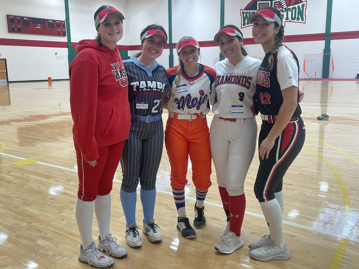 kennedygrippo's tweet photo. Another WONDERFUL weekend at WashU! I had a great time at the camp, touring the campus, and meeting my future teammates! I cannot wait to get started in the fall❤️💚🐻 @WASHUSoftball @TNMOJOBLUE https://t.co/uyCRc4pY31