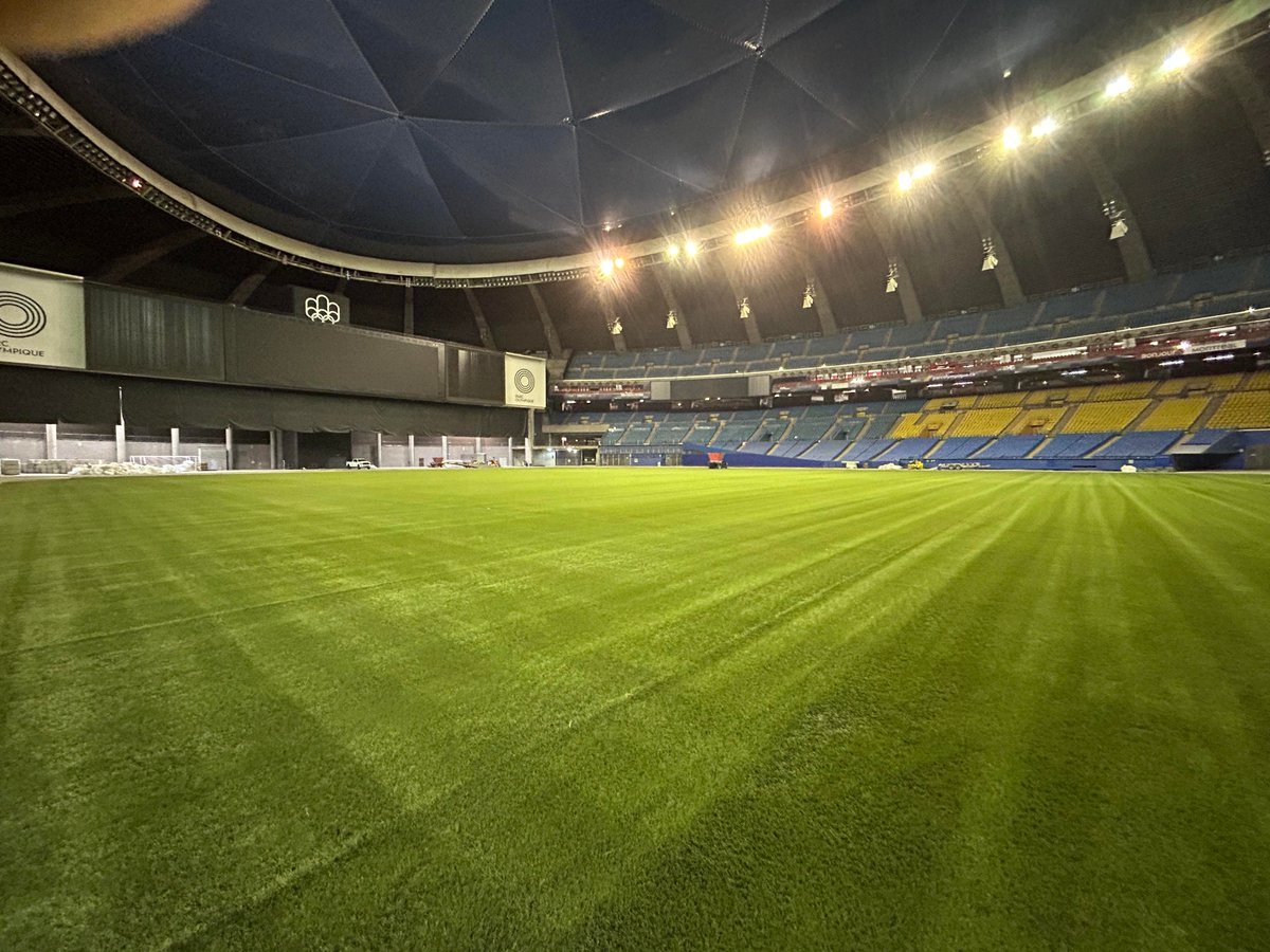 ArsenaultRDS's tweet photo. Pour les amateurs de soccer et partisans du CF Montréal...voici la nouvelle surface de jeu au stade olympique. 👌

cc @RDSca https://t.co/kNg3hUAXSv