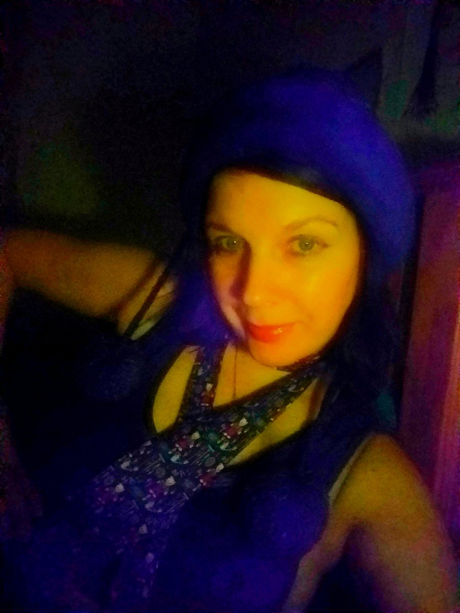 Bono66020372's tweet photo. I wish you a #MerryChristmas & a #happyNewYear2023 from the #greenpixie from #Norwich https://t.co/f9s6HJUbBg