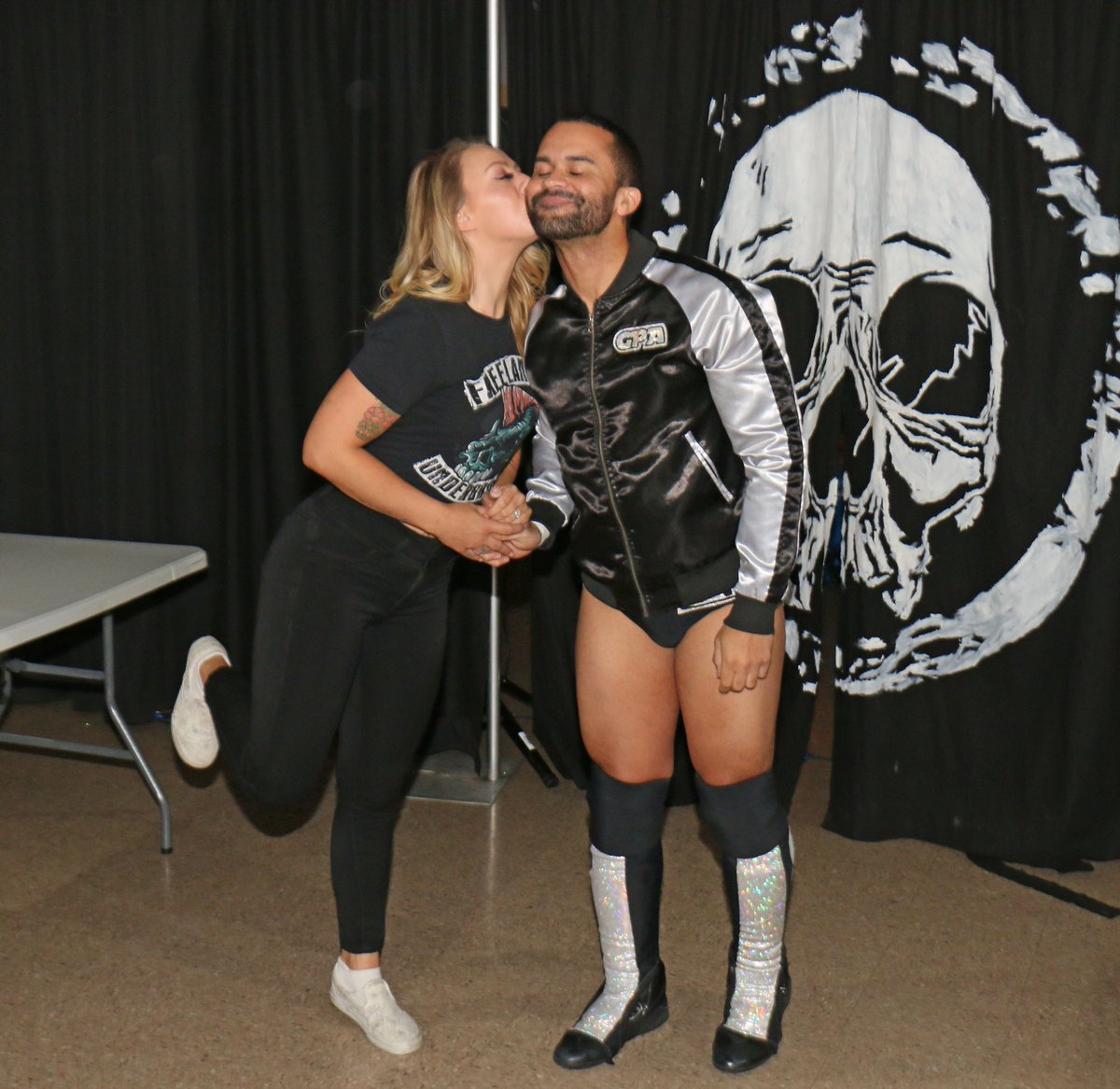 WindyCitySlam's tweet photo. Windy City Slam was ringside at @FreelanceUndrgd “The Final Countdown” last Saturday. Here are pics w/@bountykeith, @MojoMcQueen, @GPAthinks, @LaynieLuck, @OneManDynasty_, @KodaPrince100, @DaveyBang & @August_Matthewz.
📸: @MikePankow/@WindyCitySlam
#indiewrestling #FUFinal https://t.co/kWMt4T0rpy