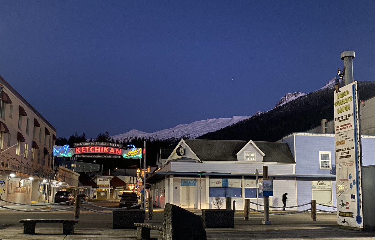 SharonBrooks13's tweet photo. #WalkWithaView Ketchikan docks, a brisk 12°. Baselayer, hat, n gloves. https://t.co/qPymWL9wvB
