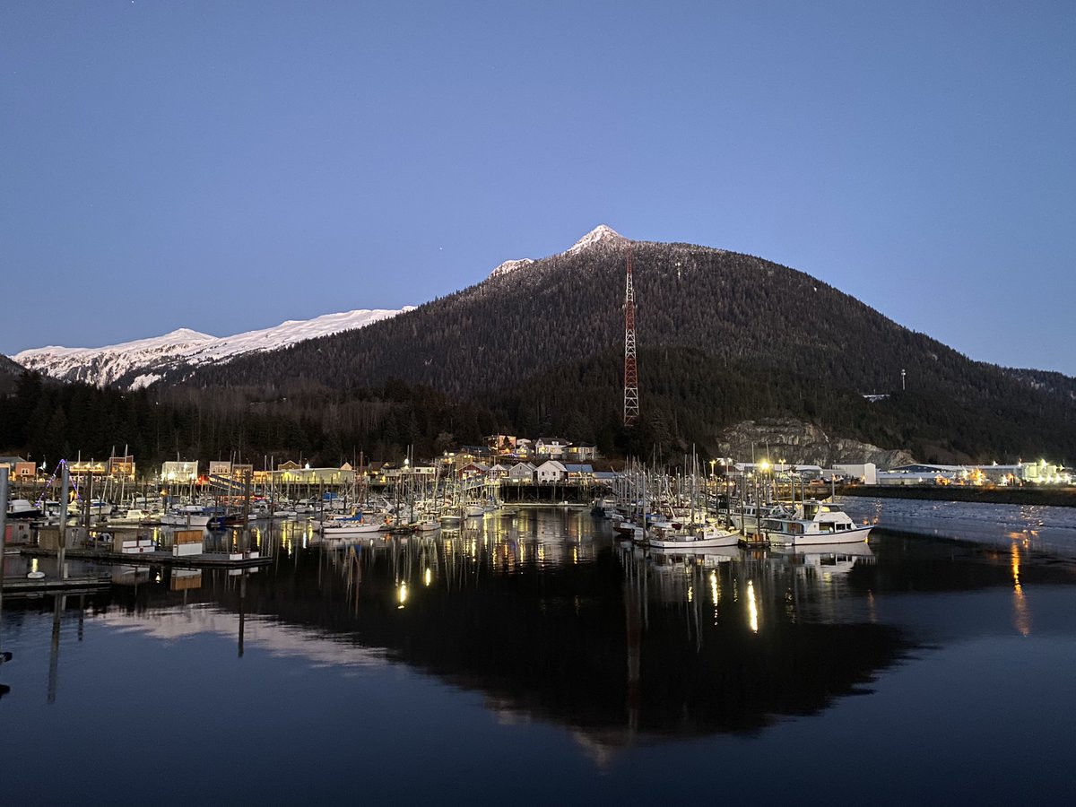 SharonBrooks13's tweet photo. #WalkWithaView Ketchikan docks, a brisk 12°. Baselayer, hat, n gloves. https://t.co/qPymWL9wvB