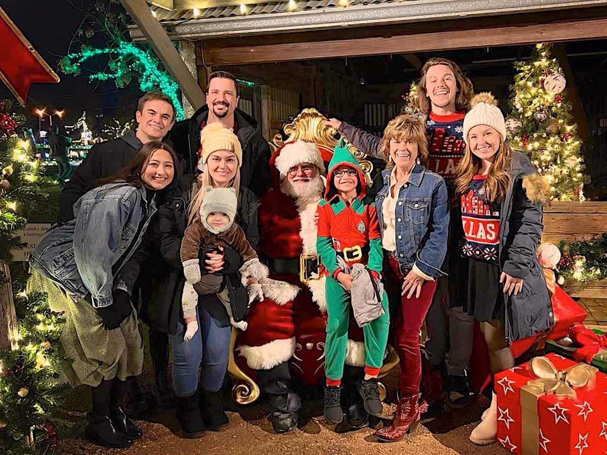hereforewe2018's tweet photo. Christmas always makes me a little Santa-mental. We Ho Ho hope you are enjoying the season. Merry Christmas 🎄❤️🎄#sleighedit https://t.co/eNF7nqCSe7