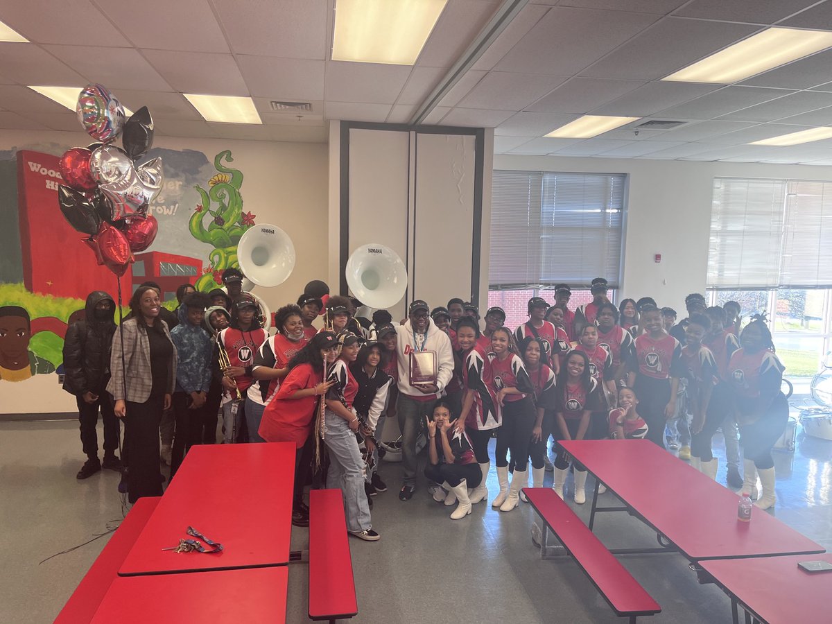 WoodlawnHS_BCPS's tweet photo. Today we had the pleasure of surprising our Teacher of the Year, Robert Holland, with the very well-deserved distinction.  ⁦@r_hollandjr⁩ is committed, impactful, and passionate about creating opportunities for not just our current students, but for our future warriors too! https://t.co/ptZJZEvKxe