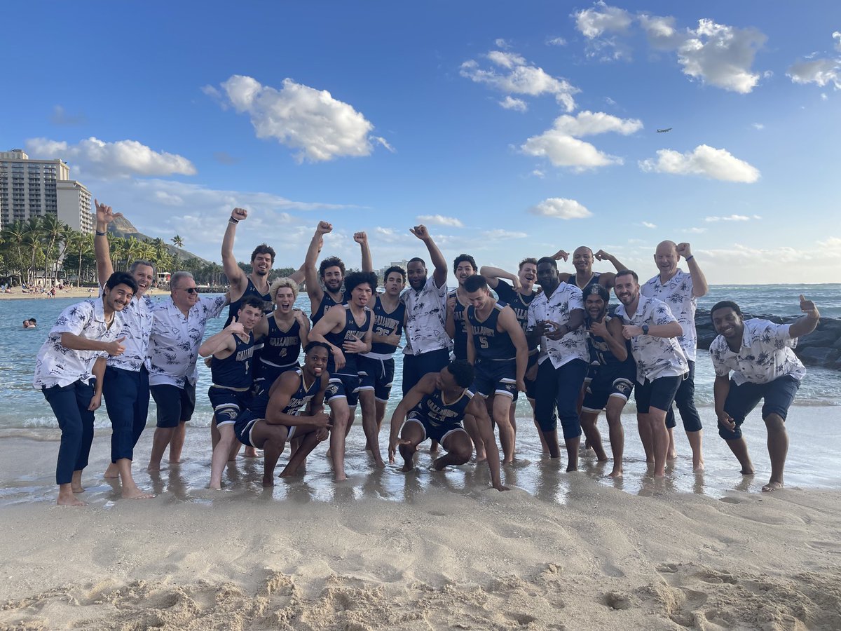 GUCoachKovacs's tweet photo. The 🦬🏀 Ohana thanks Oahu for a lifelong memory made! 🌈🏄🏾‍♂️🌴🤙🌋💯‼️ https://t.co/NRRVm2Miba