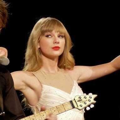 cocosmicstar's tweet image. hii! i'm sya and i need more swiftie moots to interact with, pls rt or interact 💌