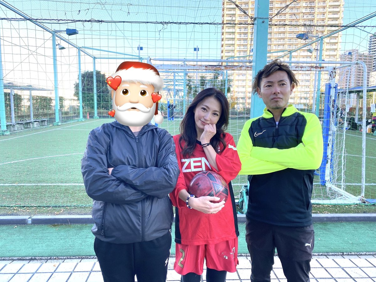 OMIASHIchula's tweet photo. 昨日は、OMIASHIさんと
年内最後の合同練習でした👟 =͟͟͞ ⚽✨

最初は汗が出るくらいの
気持ちの良い気候でしたが
練習試合後半では
いきなり寒くなりました💦

でも、試合は激熱で🔥🔥🔥
助っ人のゆかりちゃんが
シュート決めまくりで
カッコ良かったです☺️��🤍

あぁ楽しかった♡ https://t.co/FOIocAeax4