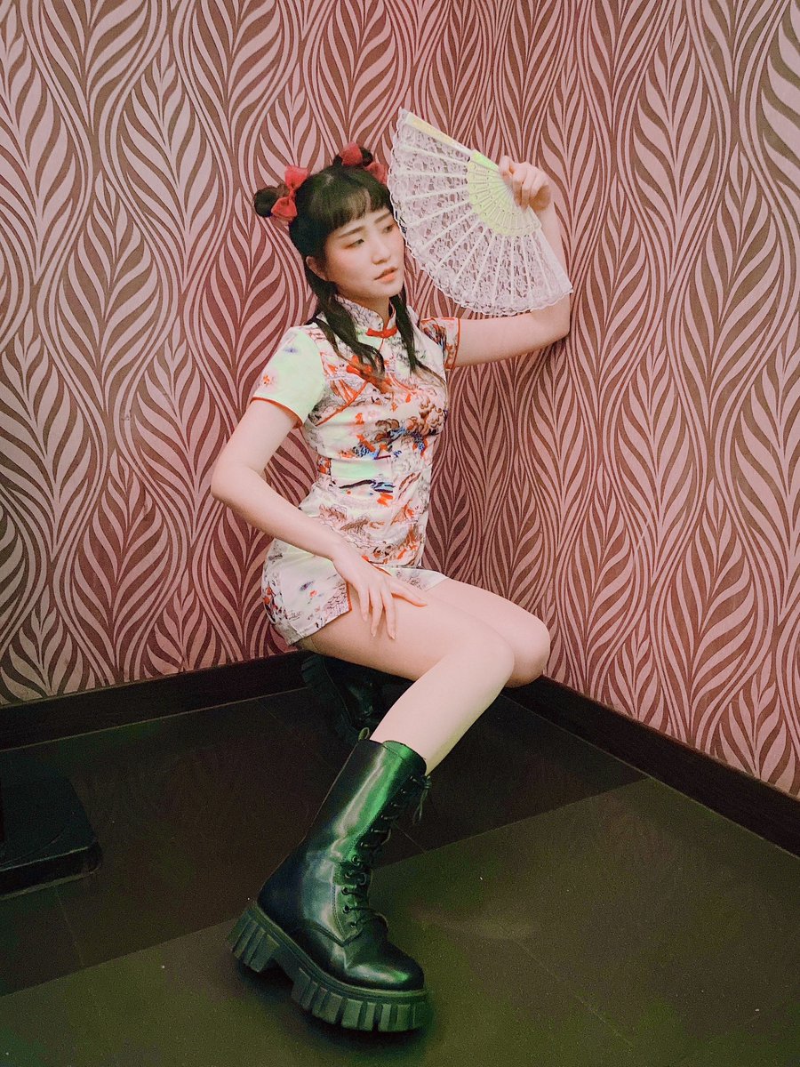 人生第一次旗袍趴
大家有夠瘋好口怕😂😂😂

包包頭好口愛（自己講(⁎⁍̴̛ᴗ⁍̴̛⁎)