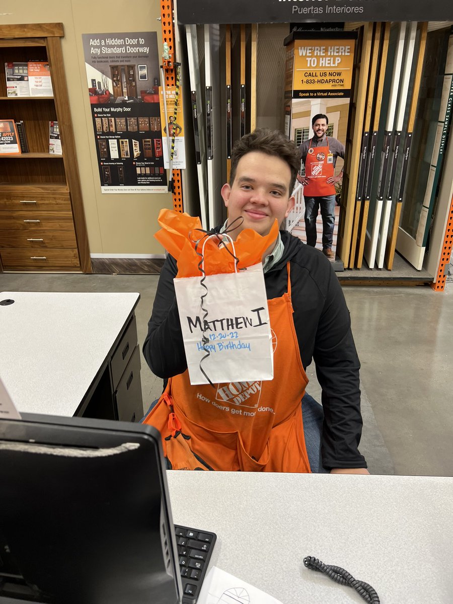 moosie02's tweet photo. Celebrating some December birthdays today. Happiest of birthdays to Ron, Matthew and Darryl. It is a pleasure to honor your special day at 406. @cat_thanner @D66Celest @Mcolondres1010 @0406SASM https://t.co/hp91etBx4N