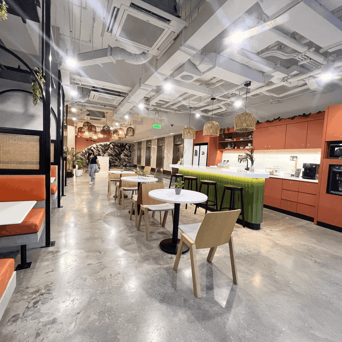 kmc_solutions's tweet photo. Our space in #ArmstrongCorporateCenter integrates the human factor into #workplacedesign to promote #harmony in the #team while boosting their #creativity.

Learn more about our managed office in #MakatiCity through https://t.co/B6REwUG8m2 https://t.co/TmIXHbt7RI