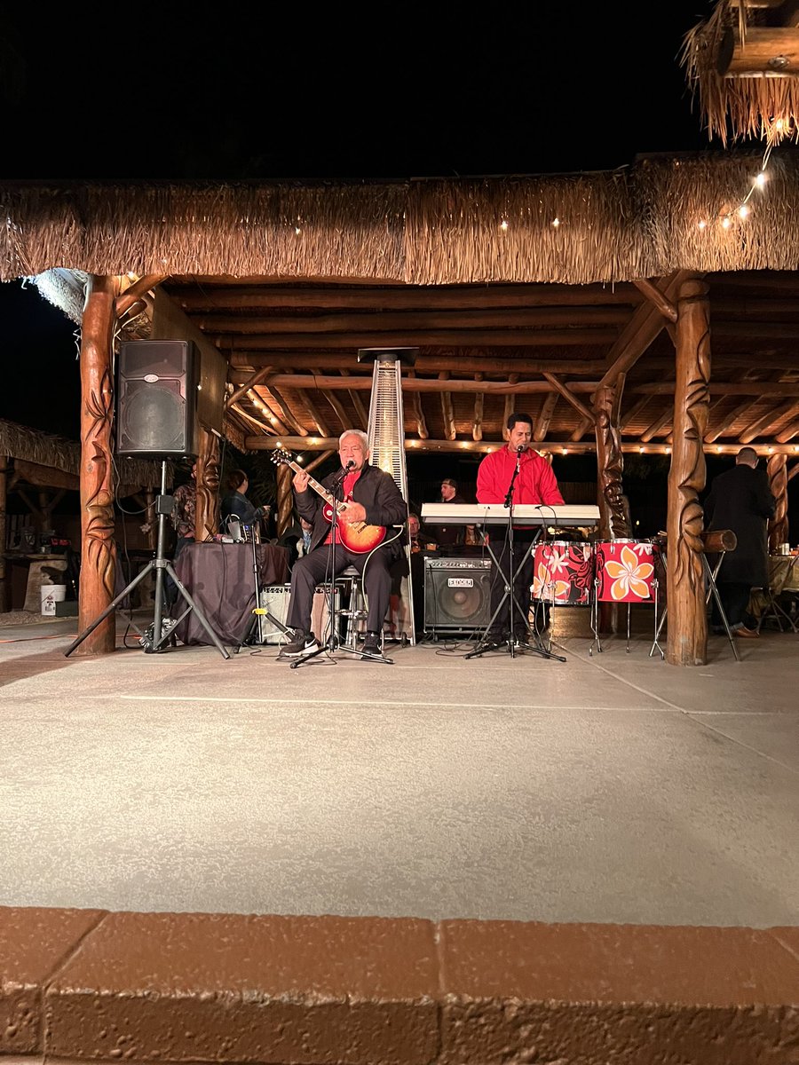 moosie02's tweet photo. What an amazing night. Celebrating Christmas with 406 family Hawaiian style @D66Celest @cat_thanner @Mcolondres1010 @0406SASM https://t.co/mdLdA0h8tm