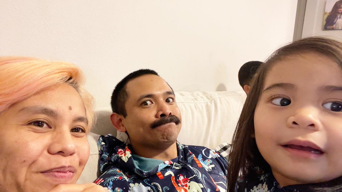 sugarmamajaye's tweet image. #familymatchingpjs #christmasdinosaursonesies #grrr #tryingtostaywarm #itscold #brr #rezfam #mamadadamk #dontworrymaemaegotonetoo #❤️❤️