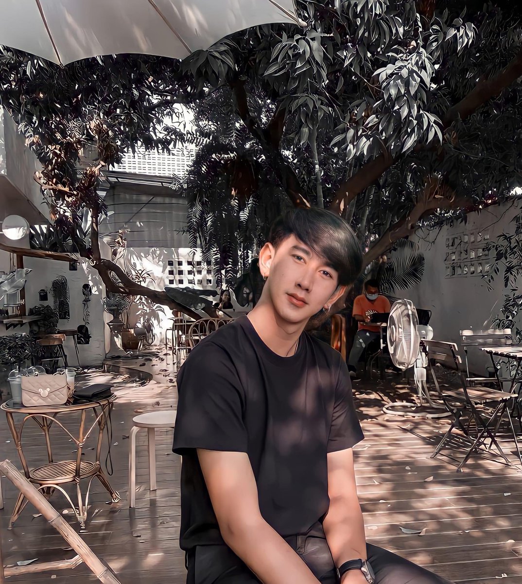 Theerut33's tweet photo. เราก็เหมือนไลน์แมนนั้นแหละ ที่มีค่าเวลาเธอหิว 🤭✨ #เกย์อุตรดิตถ์ #เกย์มหาลัย https://t.co/G2BXuBYh6a