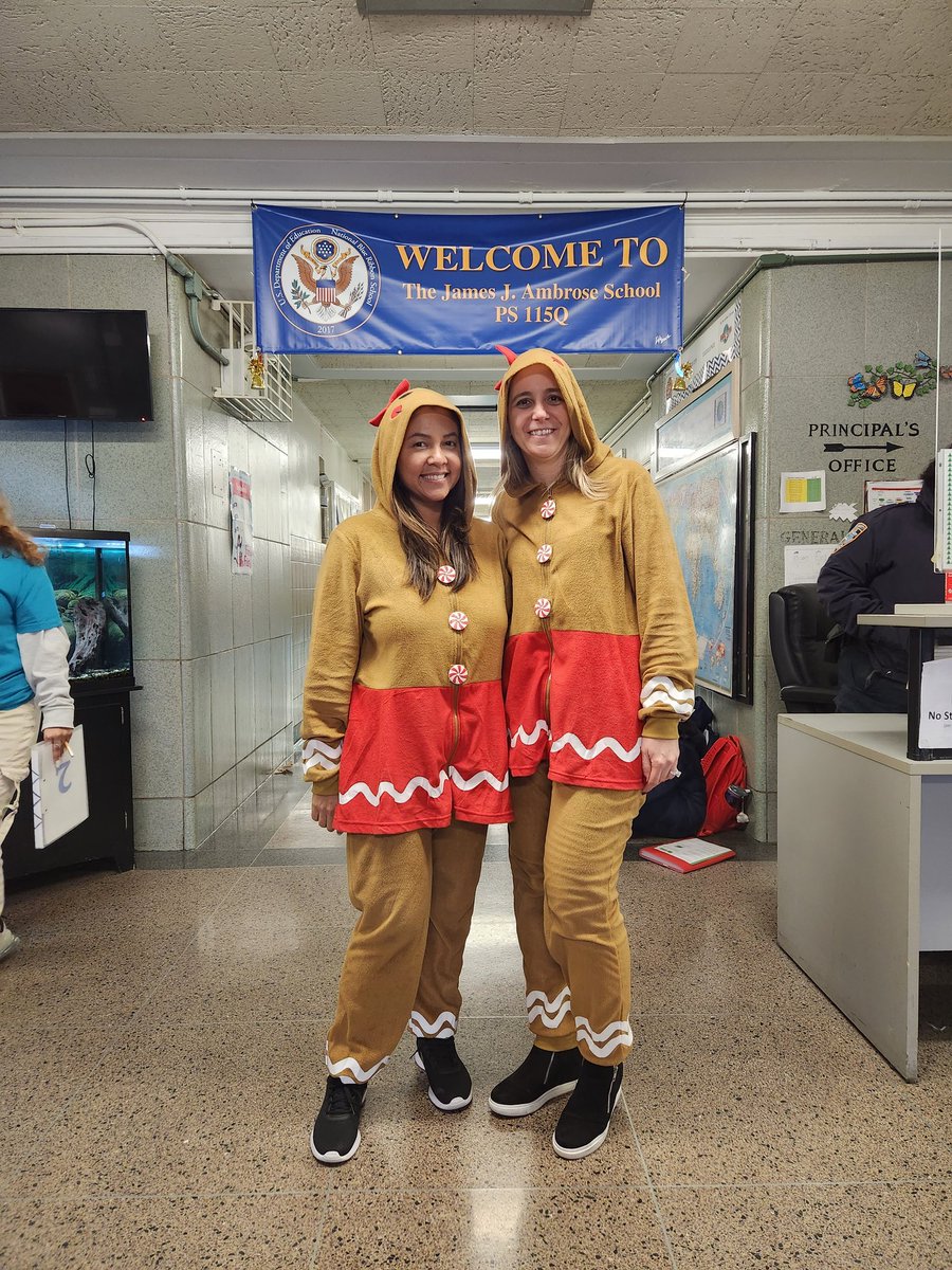 PS115QPTA's tweet photo. Run, Run, Fast As You Can.... Look how creative our principal and assistant principal was today to look as their best gingerbread person🤩 Love December Spirit Week ❤️ 🎄⛄️#ps115qpta#DecemberSpiritWear https://t.co/qg2219mSpM