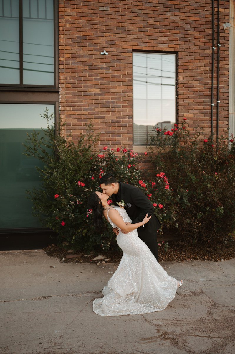 sadiejessenia's tweet photo. We did it y’all 🪩🥂💐💍🤍 https://t.co/VQYgOmL7kM