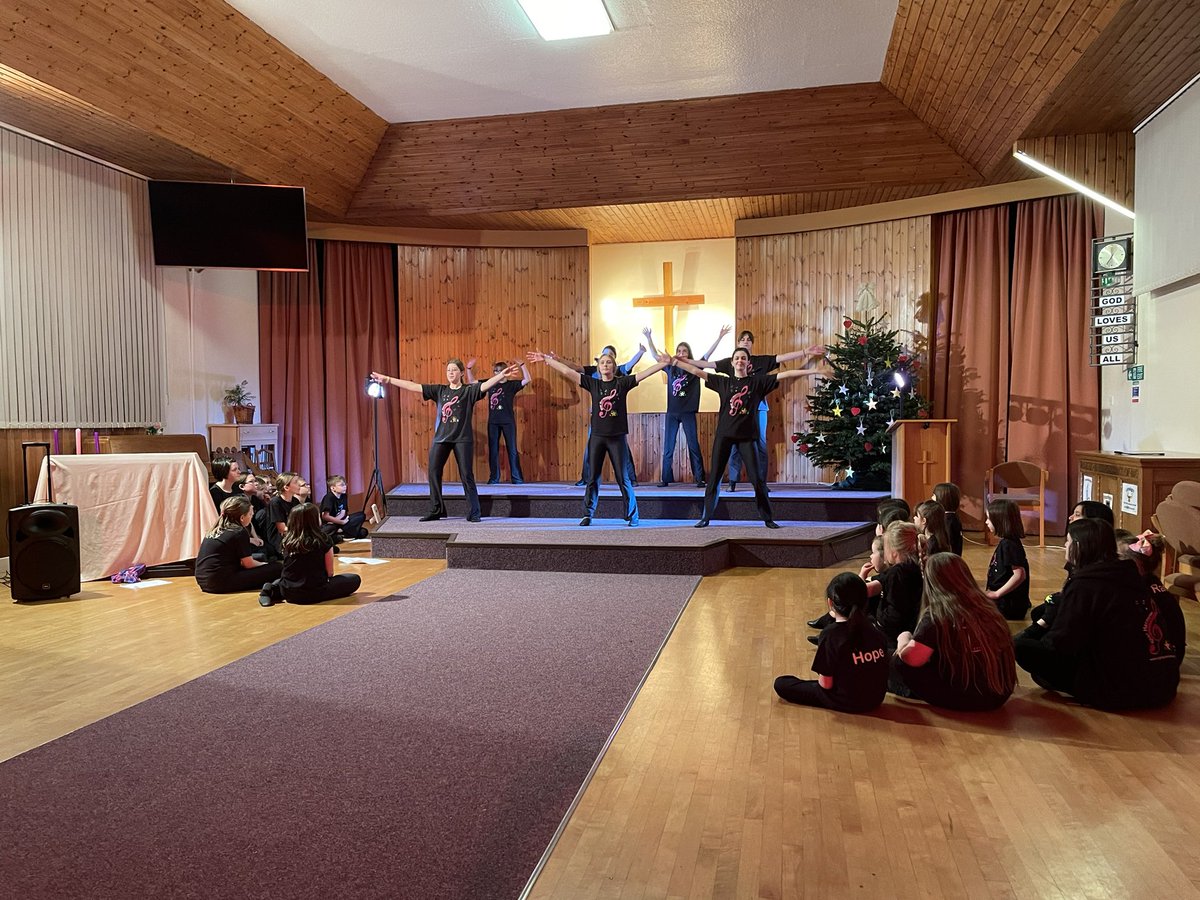 StarHarmonies's tweet photo. Our starz have been working super hard towards our Christmas Concert taking place tomorrow night! We can’t wait to show our sold out audience of over 120 people what we have been up to over the last few months 💖 https://t.co/QwtbGoQ517