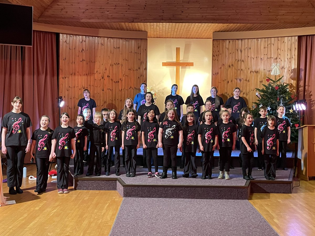StarHarmonies's tweet photo. Our starz have been working super hard towards our Christmas Concert taking place tomorrow night! We can’t wait to show our sold out audience of over 120 people what we have been up to over the last few months 💖 https://t.co/QwtbGoQ517