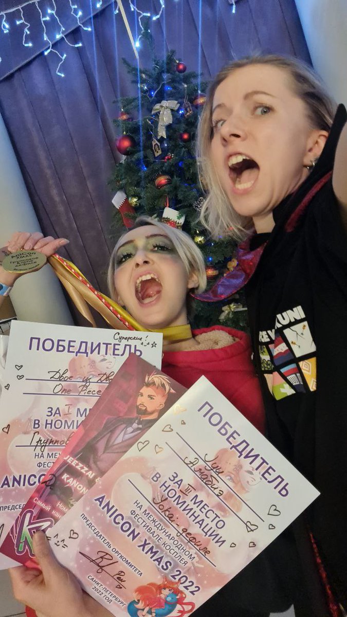 JyuJust's tweet photo. -У вас есть коронная поза?
-Ну...Да? https://t.co/3eTOms6yDj