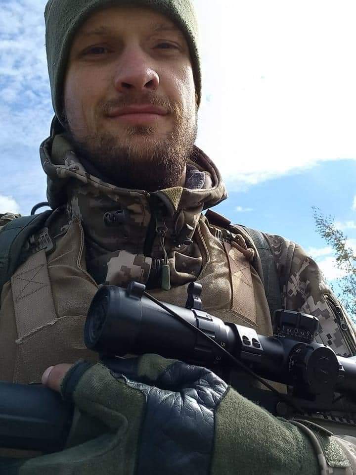 OlenaHalushka's tweet image. Vasyl Dorosch from Chernivtsi died defending our right to exist, live in our homeland, and not be russian slaves. Thank you, the warrior of light 
Source: Taisiya Nakonechna