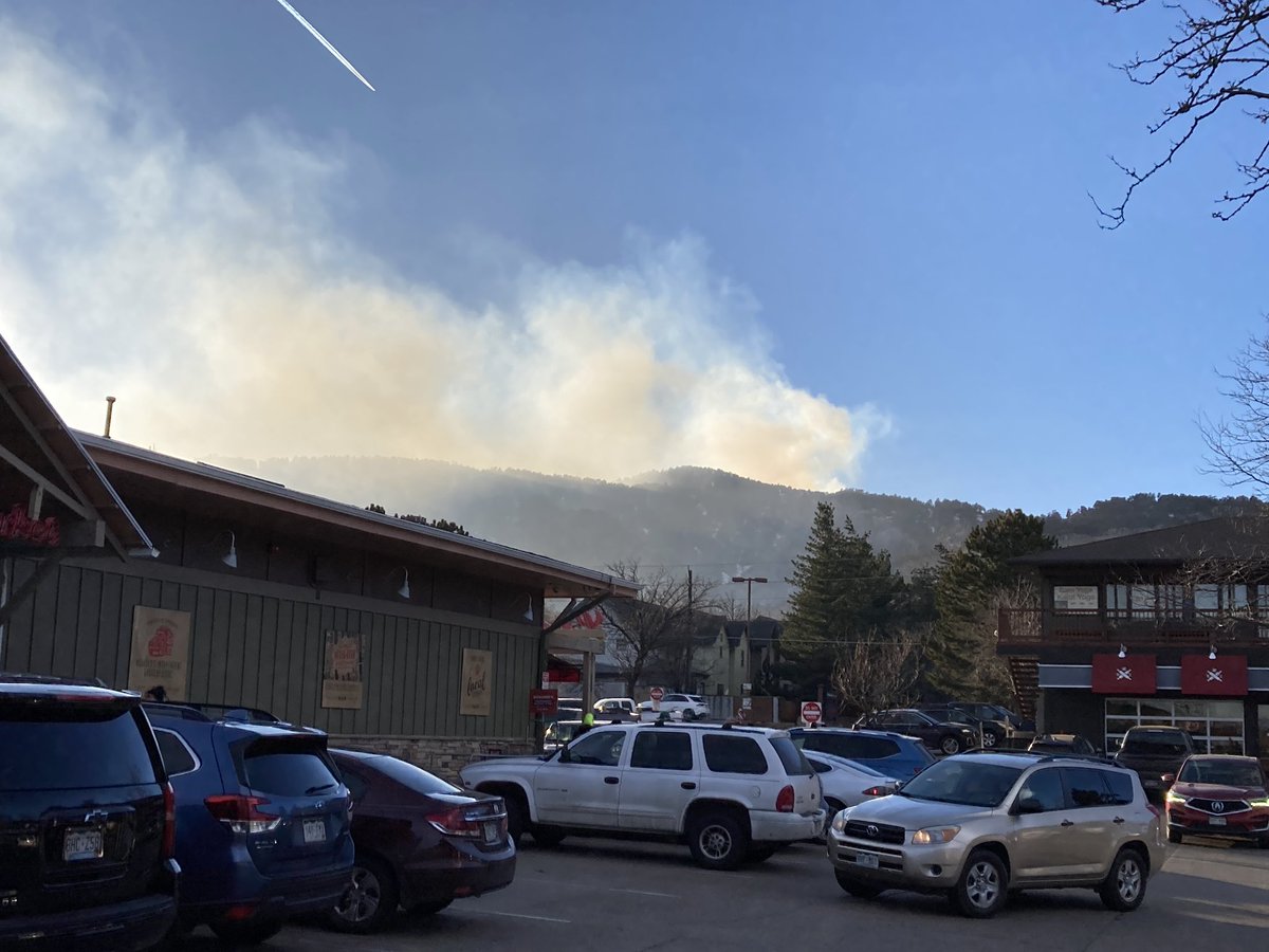 PeterWaynePhoto's tweet photo. View from Luckys market #boulder #sunshinecanyonfire https://t.co/LDYLRBRfvD