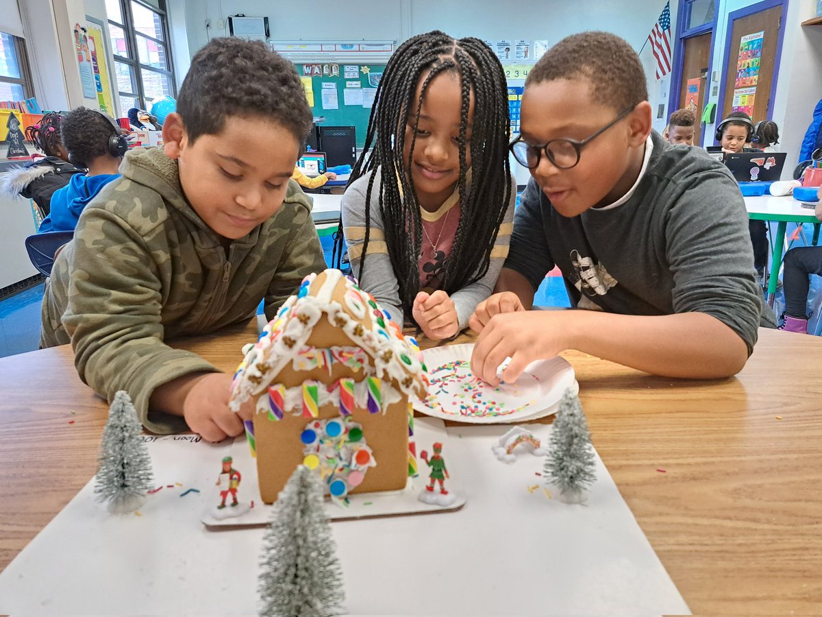 Ms. Moon tweet media