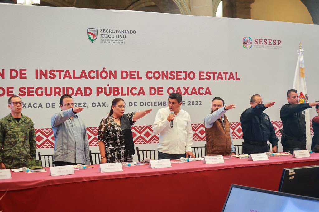 KarinaBaronO's tweet photo. Hoy tomamos protesta las y los nuevos integrantes del Consejo Estatal de Seguridad Pública, con el compromiso de fortalecer el trabajo de Coordinación entre instituciones de los tres niveles de Gobierno, para la Construcción de #PazConJusticia. https://t.co/GP3jhNjNsK