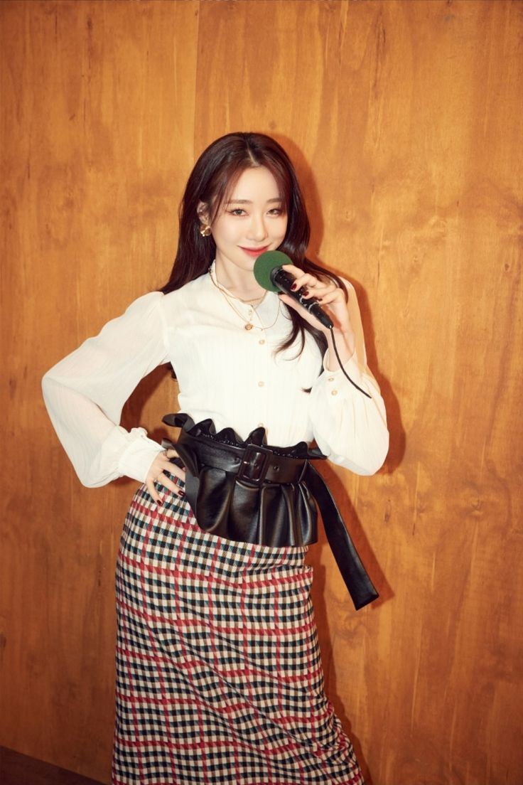 npopjessie's tweet photo. 📸 [#JESSIE 🐑] A center do weeKday foi vista a caminho do evento organizado pelo @ARION_ent. Fontes confiáveis afirmam que a n-idol fez um escândalo em sua empresa após saber que não foi convidada para cantar músicas natalinas. 
#ARIONSPECIALCHRISTMAS https://t.co/qlOALW7hYJ