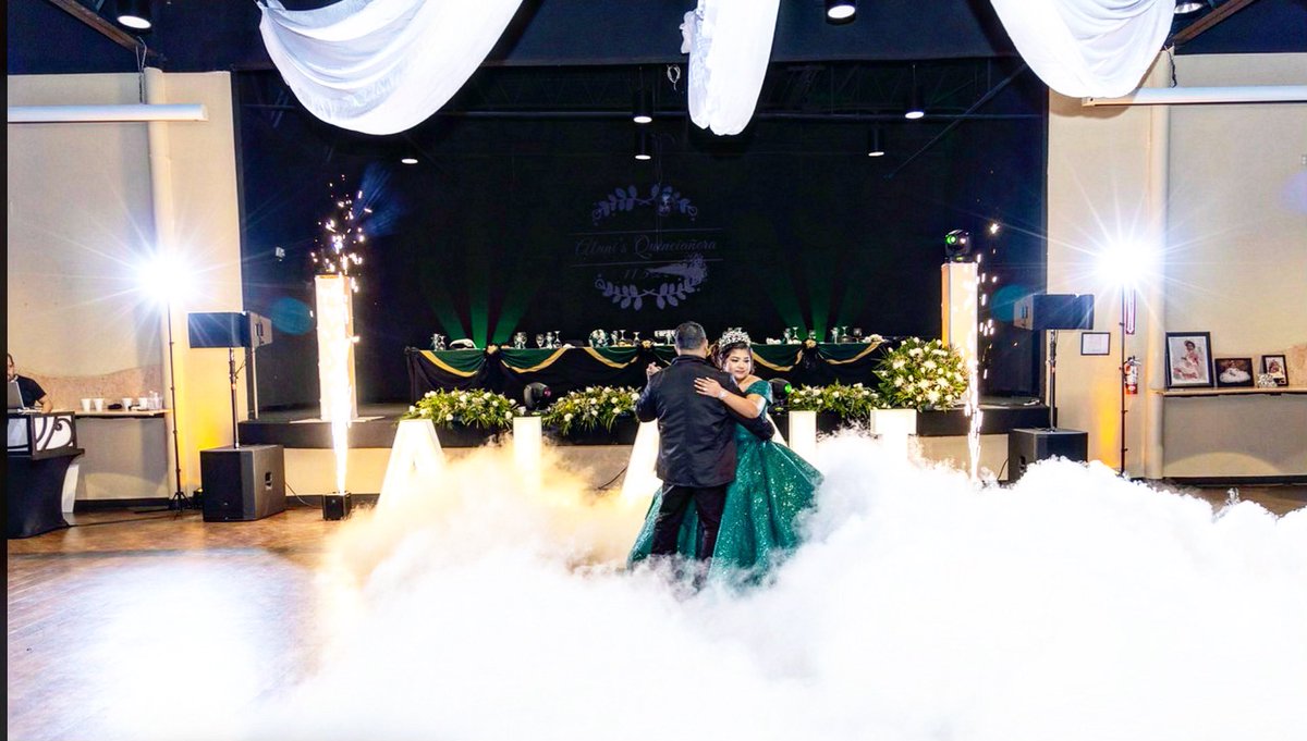 stradasounds's tweet image. Dancing on a cloud and cold sparklers
#dj #Dancing #dancingonacloud #EventsDJ