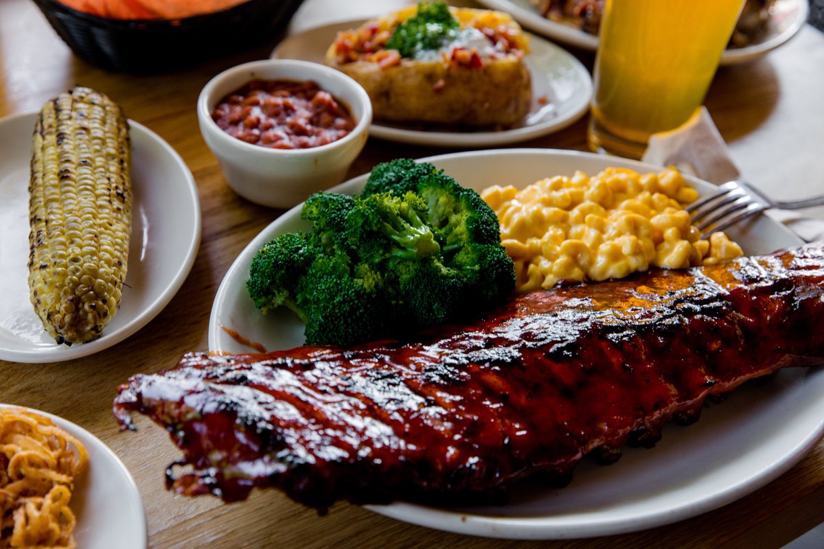 WoodRanch's tweet photo. Grab the gang and enjoy a holiday night out at Wood Ranch: with a comfort-food fix for each member of the family๐ฝ
#woodranch #holidayfood #laholiday #lafoodie #ladining #holidaydining #lacocktail #holidaydrink #holidaycocktail https://t.co/It7iBIsFMy