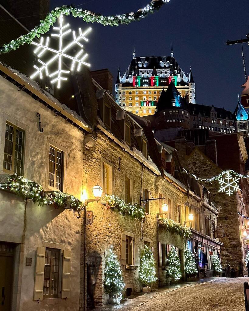 mediawire's tweet photo. #quebec #christmas #vieuxquebec https://t.co/S1r9ZU0S2Q https://t.co/CFihHhV0QC
