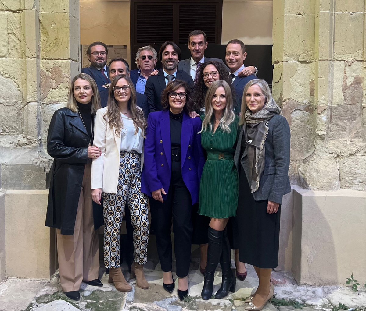 CBirlanga's tweet photo. Desde nuestra candidatura, queremos dar nuestra más sincera enhorabuena al nuevo Decano electo del ICAE, D. Diego García García, con el compromiso de que estaremos apoyando, en la medida de nuestras posibilidades, al Colegio y a su nueva Junta para la consecución
⬇️ https://t.co/FXEnuDBpCd