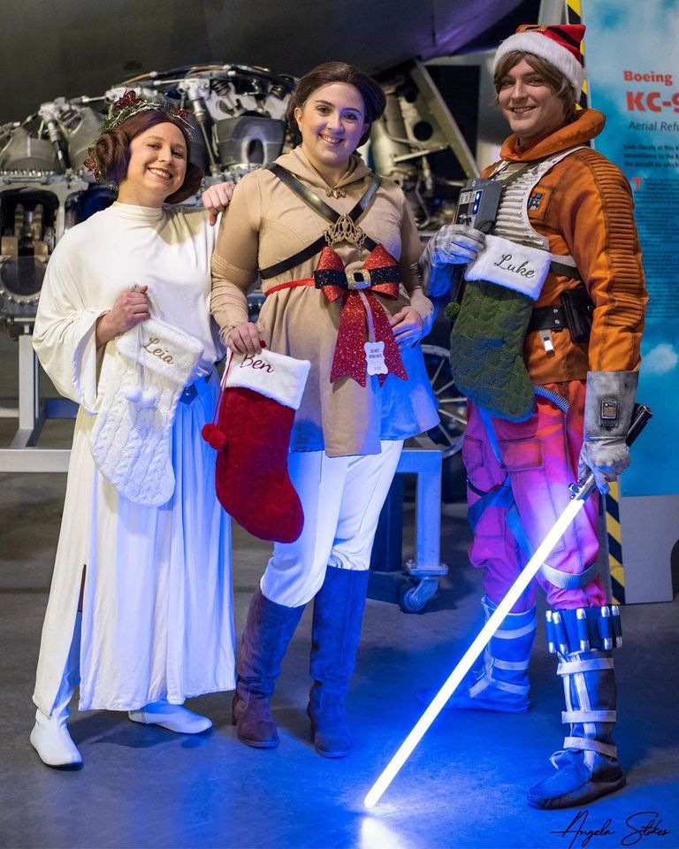 rebellegion's tweet photo. Happy holidays!
Love,
The Skywalkers
(And Central Base)
#rebellegion #centralbase #goodguysdoinggood #happyholidays https://t.co/qWlpUntiwk