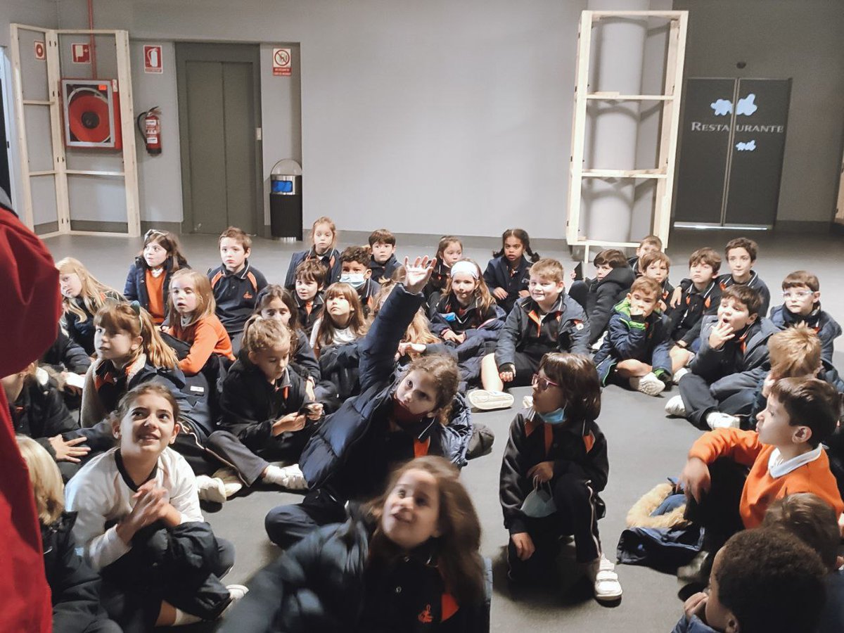 FranciscanasCor's tweet photo. 2ºde #primaria visitamos o #aquariumFinisterrae  @mc2coruna desexando estar na
sala 𝓝𝓪𝓾𝓽𝓲𝓵𝓾𝓼, onde coñecimos ao gran protagonista do acuario,𝓖𝓪𝓼𝓽ó𝓷, un tiburón touro
#somosfranciscanas #franciscanascoruña #visitacultural    #colexioplurilingüecoruña https://t.co/DH3RRr8XrE