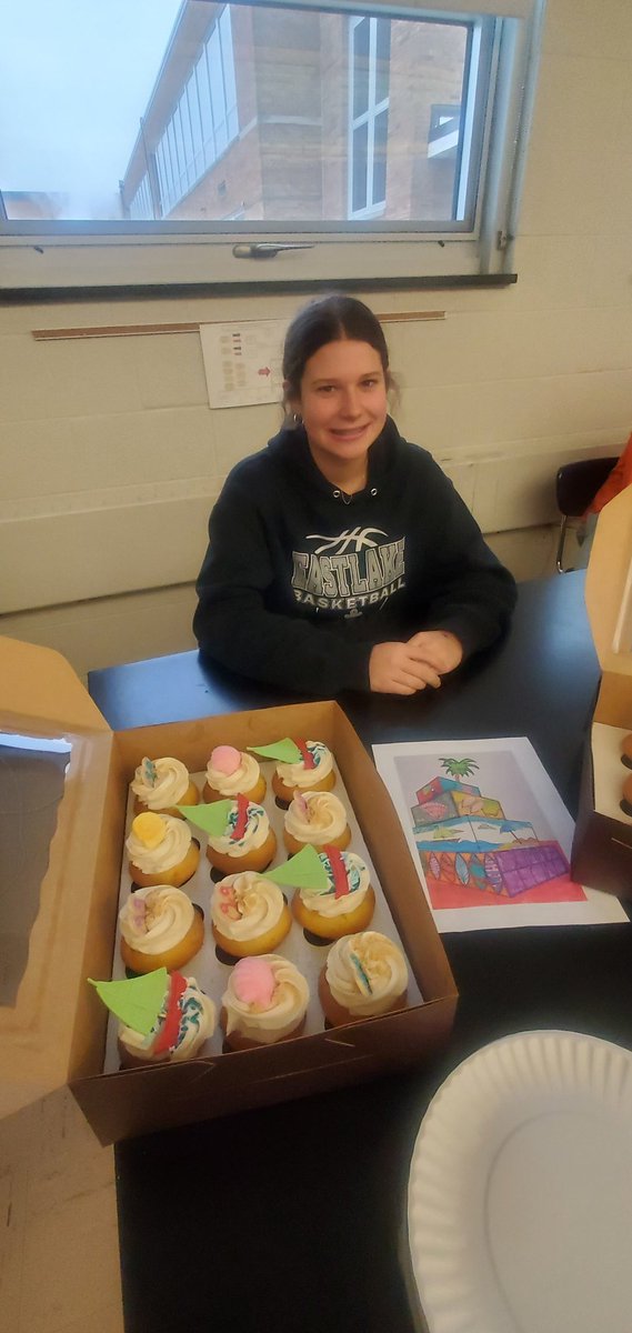 mrsroyko's tweet photo. Thank you to Confectionary Cupboard of Mentor sharing their expertise and delicious treats with the 8th grade artists at EMS. Congratulations Sophia, for your cake design being selected as the winning project. https://t.co/9HIVOpBaE3