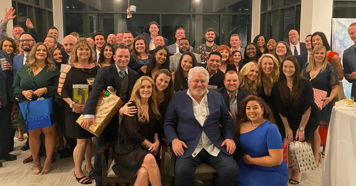 BigTruckRental's tweet photo. We celebrated Christmas a little early this year with our team in Longboat Key. 🎄🎉 We are so thankful for the year we've had and the company we've spent it with. Here is to another great year! #BTR #RouteReady #MerryChristmas https://t.co/DrD6fvybPi