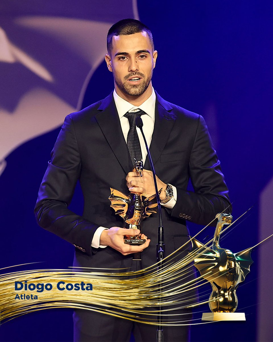 🎙"Estou muito feliz e grato. Dedico à minha família e em especial ao meu filho e à minha namorada" 

Dragão de Ouro Atleta do Ano ⭐ Diogo Costa

#DragõesdeOuro