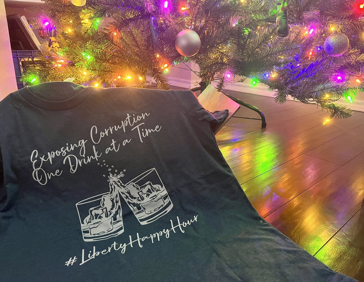 Lexy_from_Texy's tweet image. When buying liberty gear for the loved ones, there’s no harm in getting a couple things for yourself🎄@Shouse34 

#LibertyHappyHour #LibertyLibrary