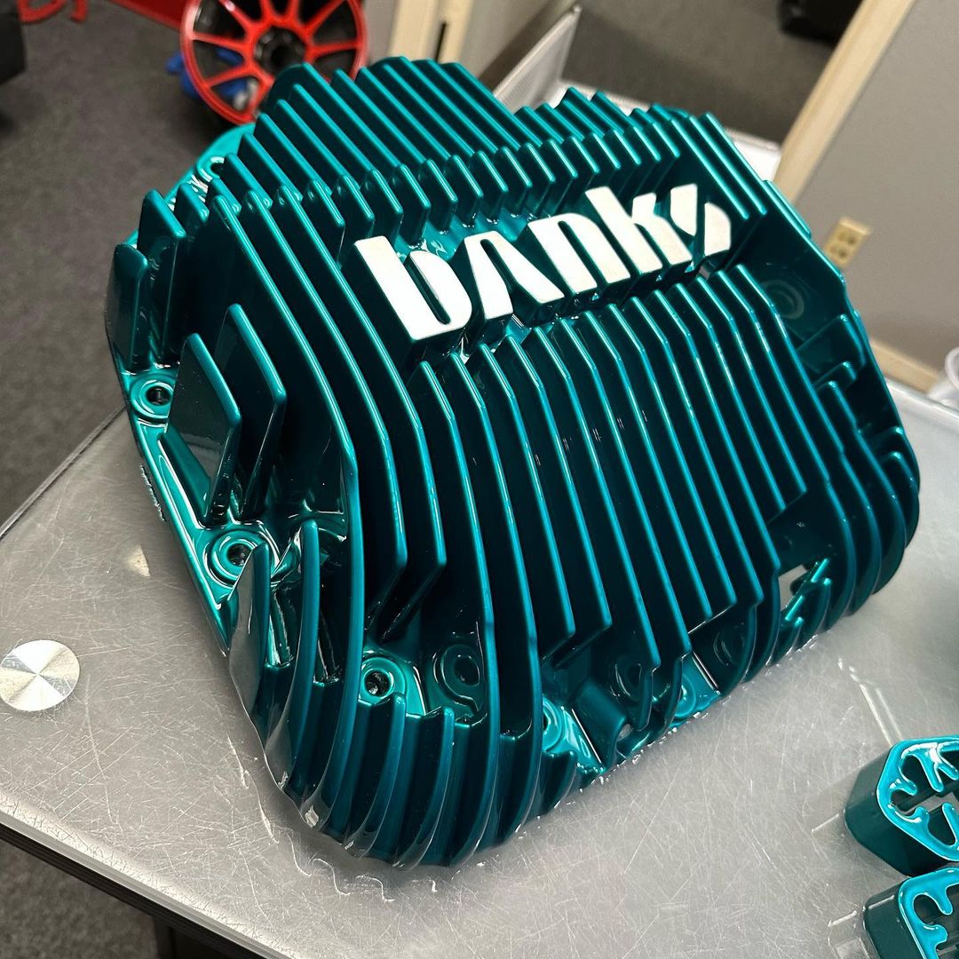 BanksPower's tweet photo. π€©π€© Holy hell, this Banks Ram Air Diff Cover looks freaking awesome! πΈ@unitf14 - Banks Differential cover refinished in @tigerdrylac_northamerica Candy Teal over Mirror Silver. #bankspower #diffcover #banksdiffcover #diffcover #banksdiffcover #powerstroke #duramax #cummins https://t.co/XGUsFiZ66z