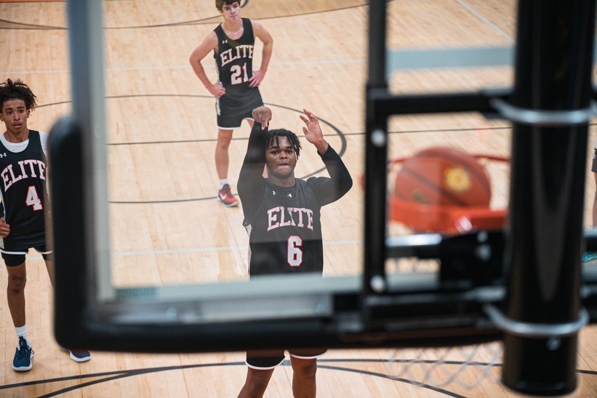 zg_newengland's tweet photo. On the 6️⃣th day of #ZGBB, @ZeroGravityBB gave to me: 

A behind-the-scenes peak at the free throws by #️⃣6️⃣ of #DBBC 👀 

#12DaysofZG | 🎄🏀 https://t.co/0UzvfhYyXX