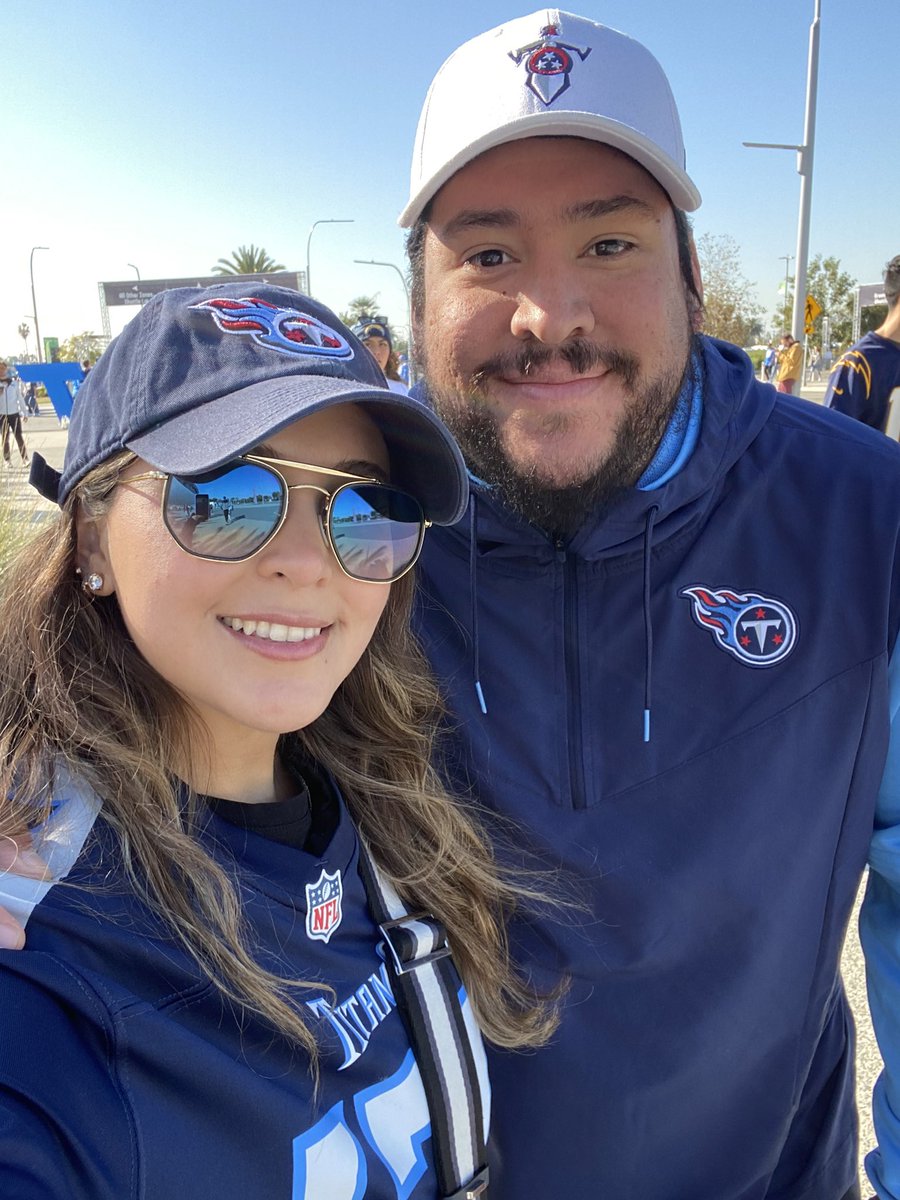 ANAPAOLAA's tweet photo. 💙 Titans in LA https://t.co/UcJ55Xf3Cu