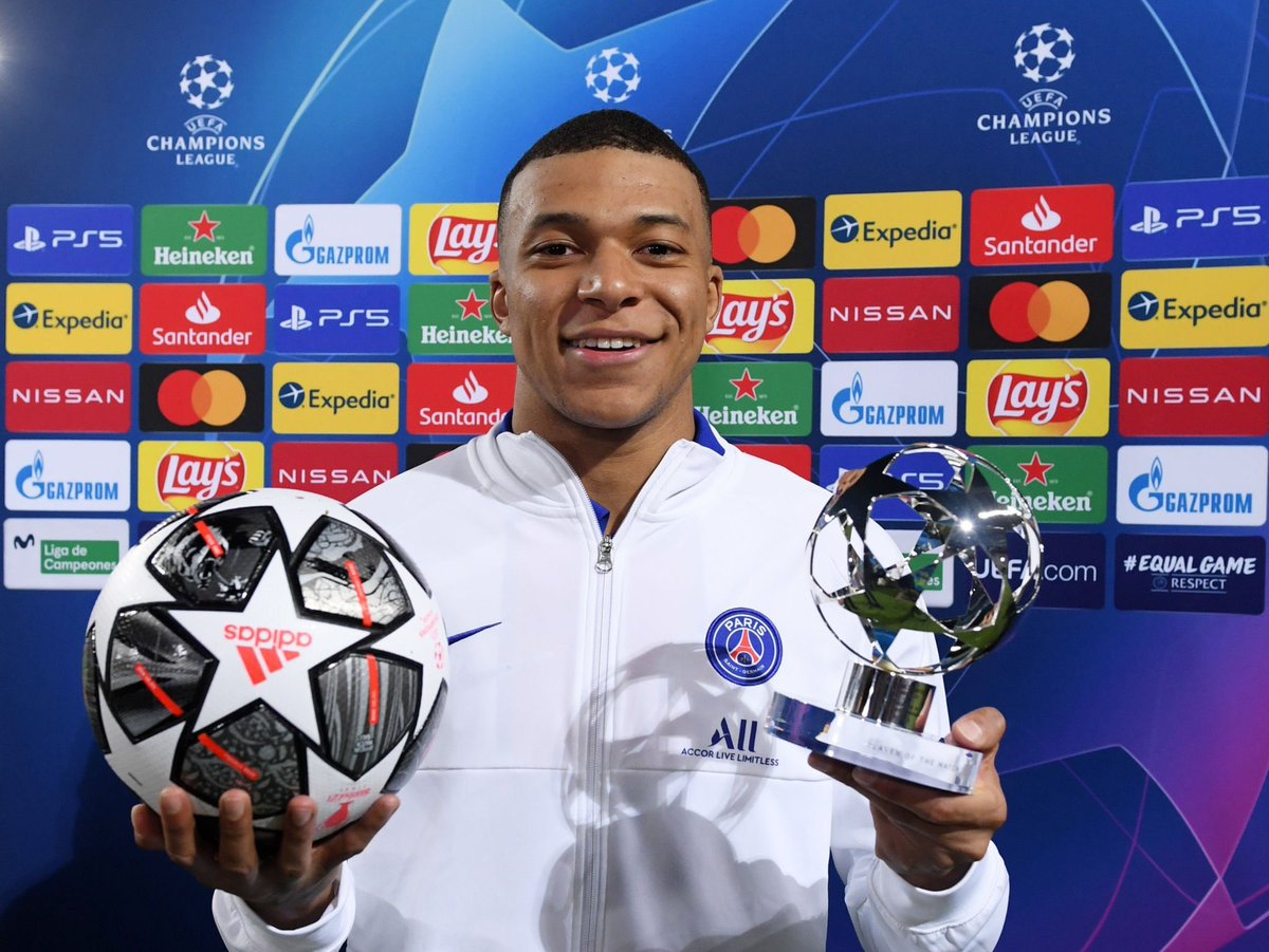 VibesFoot's tweet photo. Joyeux anniversaire à Kylian Mbappé qui fête son 24e anniversaire. 🎂

Un petit qui a déjà sa place parmi les grands, les très grands. ✨ https://t.co/3EutizxAui