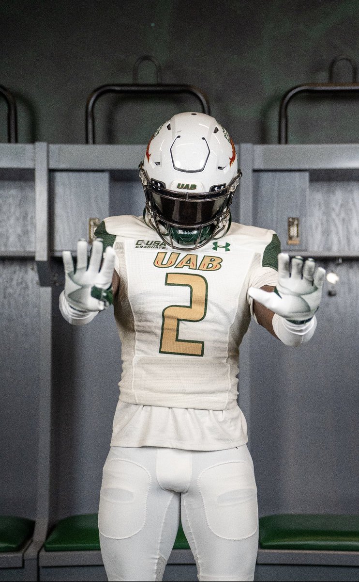 CoachJStFleur's tweet photo. Enjoyed my UAB Official 💚 Thankful for the opportunity #WinAsOne @CoachD_Mitch @si_one11 @saddleback_DC https://t.co/H2grHy99N7