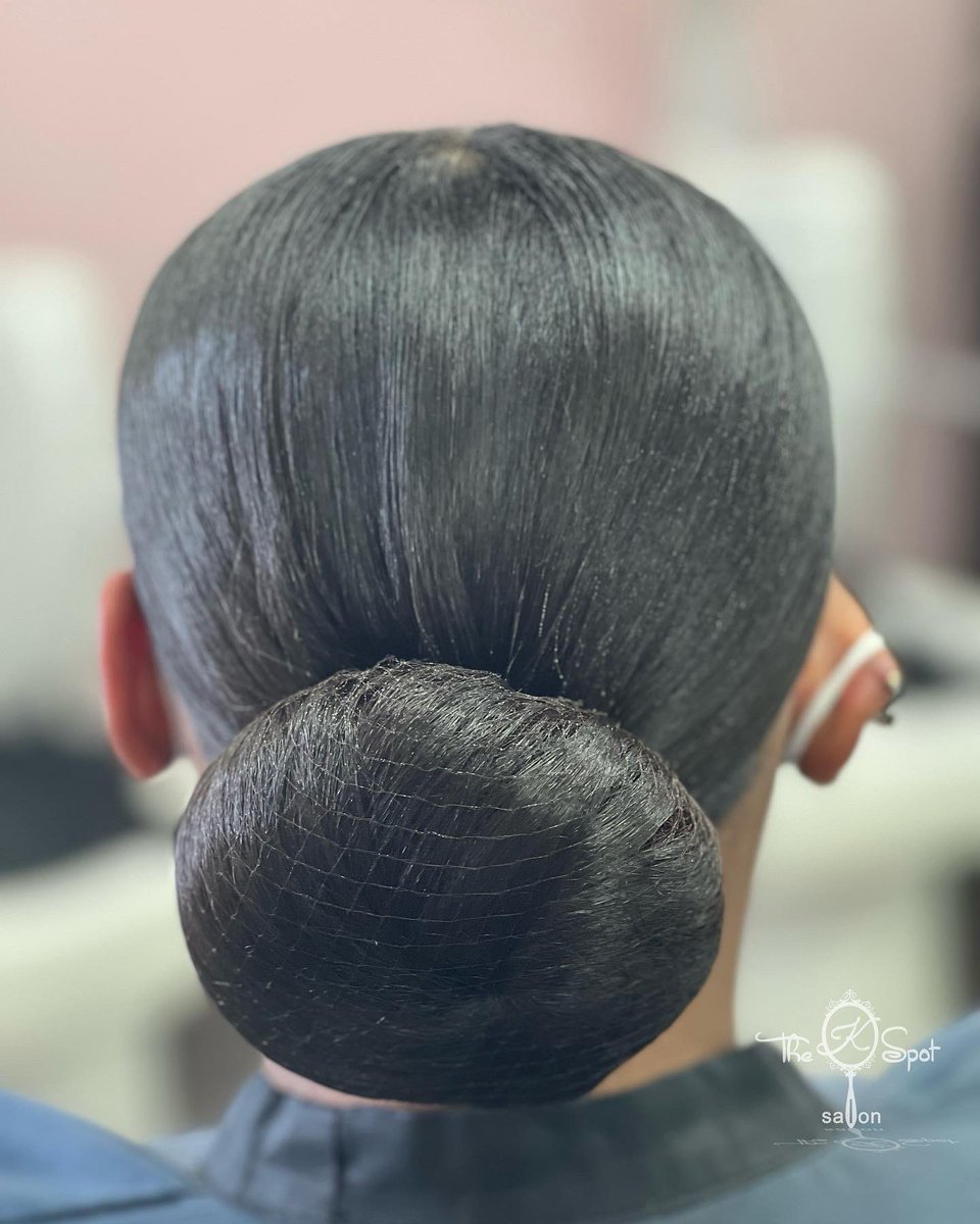 TheKSpot_'s tweet photo. Beautiful Ballet Bun 🩰 ✨
Book your appointment today! 
#Thekspot 🌸

#hairstylist #hairgoals #haircare #hairstyleoftheday #hairstyleideas #baltimorehairstylist #instahairstyles #balletbun #balletbuns #voiceofhair https://t.co/3CBYJ6COaM