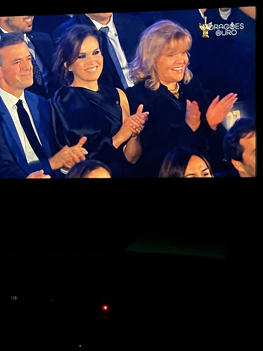 bertoribeiro7's tweet photo. FABULOSO PROF. DR. LEANDRO       MASSADA e a FAMÍLIA MASSADA onde se Destaca a Dra. Marta , o PAI Ensinou BEM👏👏👏👏👏 https://t.co/zPKagInXzt