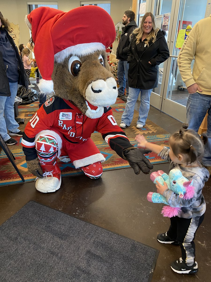 RapidCityRush's tweet photo. Your stuffed animals from Rush Gives Back/Teddy Bear Toss Night made it to Rural America Initiatives!! Lots of happy faces 🥰

[The Moving Guys, LLC | @bhenergy] https://t.co/mKHZbKjAI2